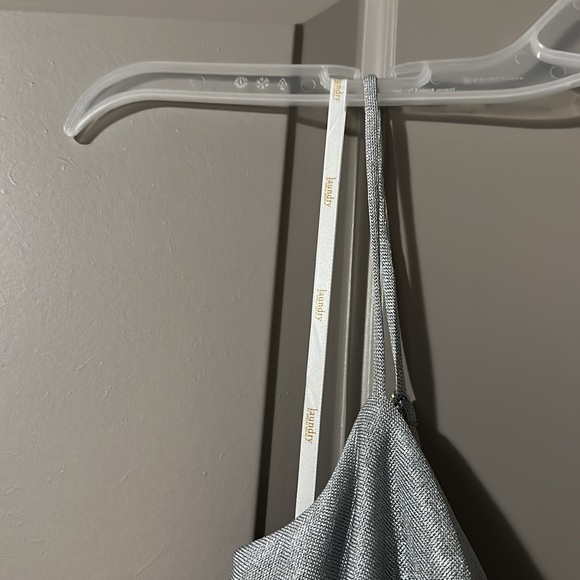 Laundry by Shelli Segal Silver Evening Gown, Size 6 - Picture 4 of 5